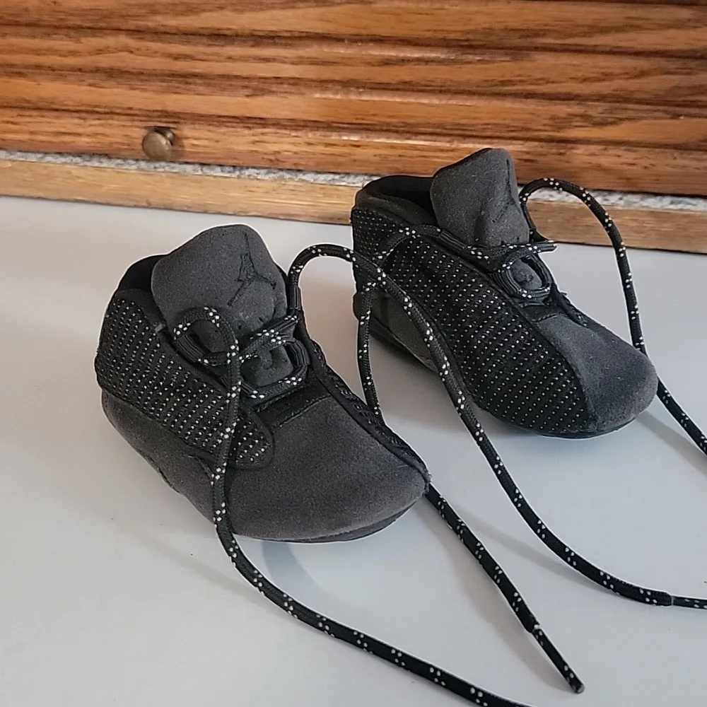 AIR JORDAN INFANT BABY SHOES BLACK SUEDE SIZE 3 ATHLETIC